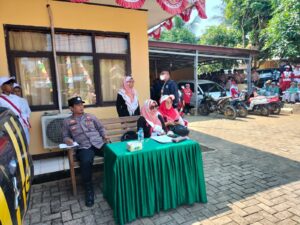 Polsek Cimanggu Berikan Penilaian Gerak Jalan di Polsek 1 47d552ec fb38 43ce a265 29c72e109e98