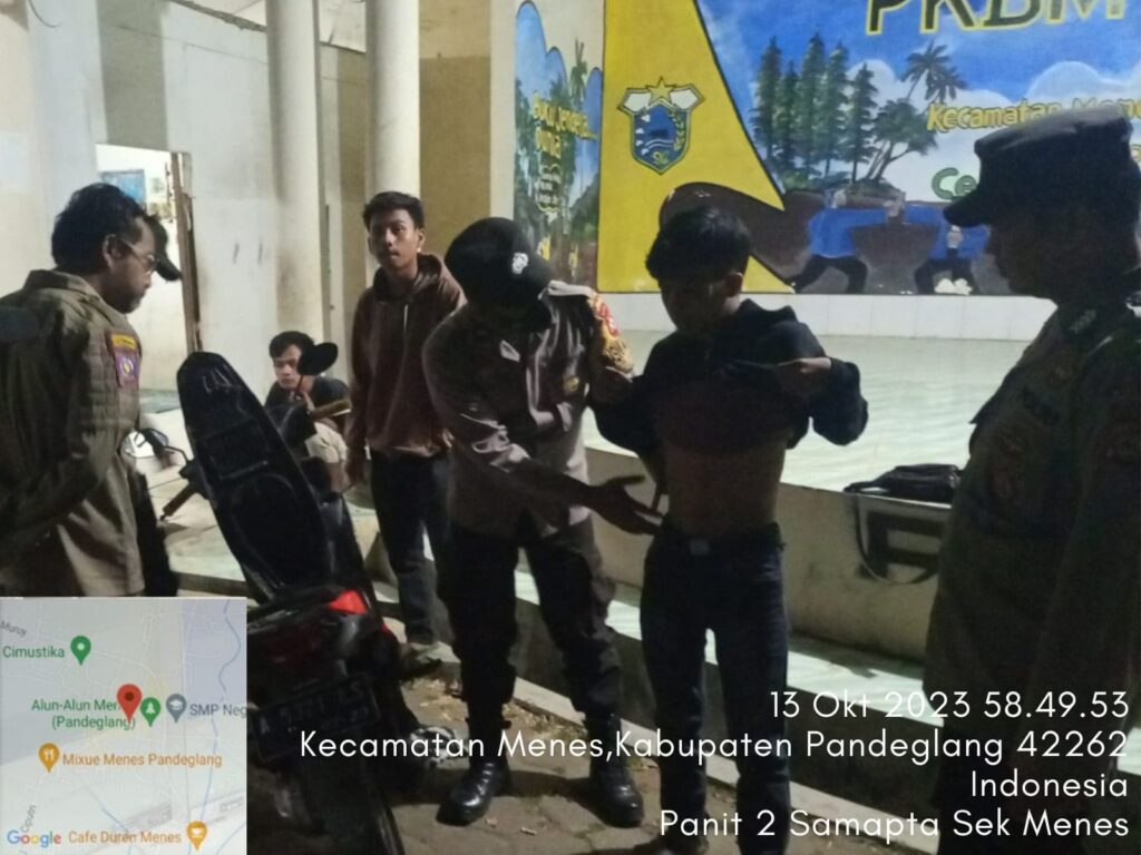 Polsek Menes Tingkatkan Patroli Gabungan untuk Ciptakan Keamanan dan Ketertiban 1 WhatsApp Image 2023 10 14 at 11.21.14