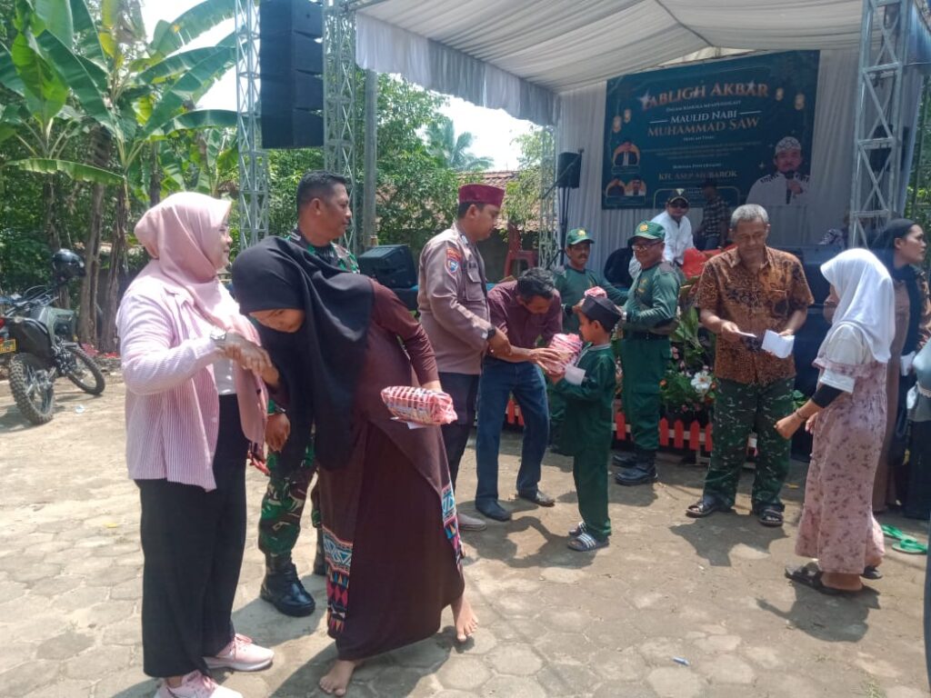Bhabinkamtibmas Polsek Pandeglang Monitoring Santunan Duafa dan Yatim/Piatu 7 WhatsApp Image 2023 10 15 at 09.23.30