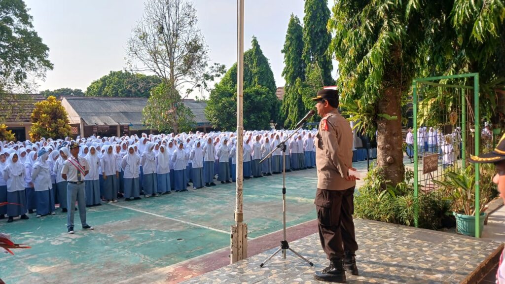 Kapolsek Pandeglang Berikan Arahan Kepada Siswa SMAN 2 Pandeglang 7 WhatsApp Image 2023 10 23 at 11.17.50