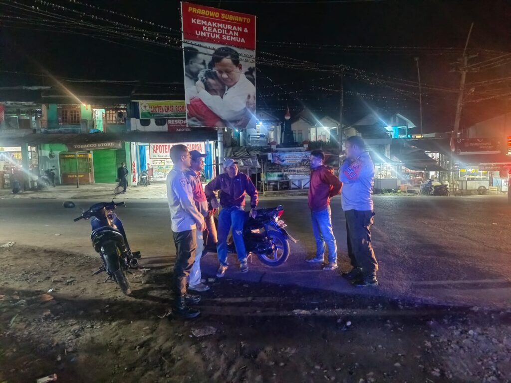Patroli Malam oleh Anggota Polsek Banjar Polres Pandeglang untuk Ciptakan Keamanan 5 WhatsApp Image 2023 10 26 at 09.27.42