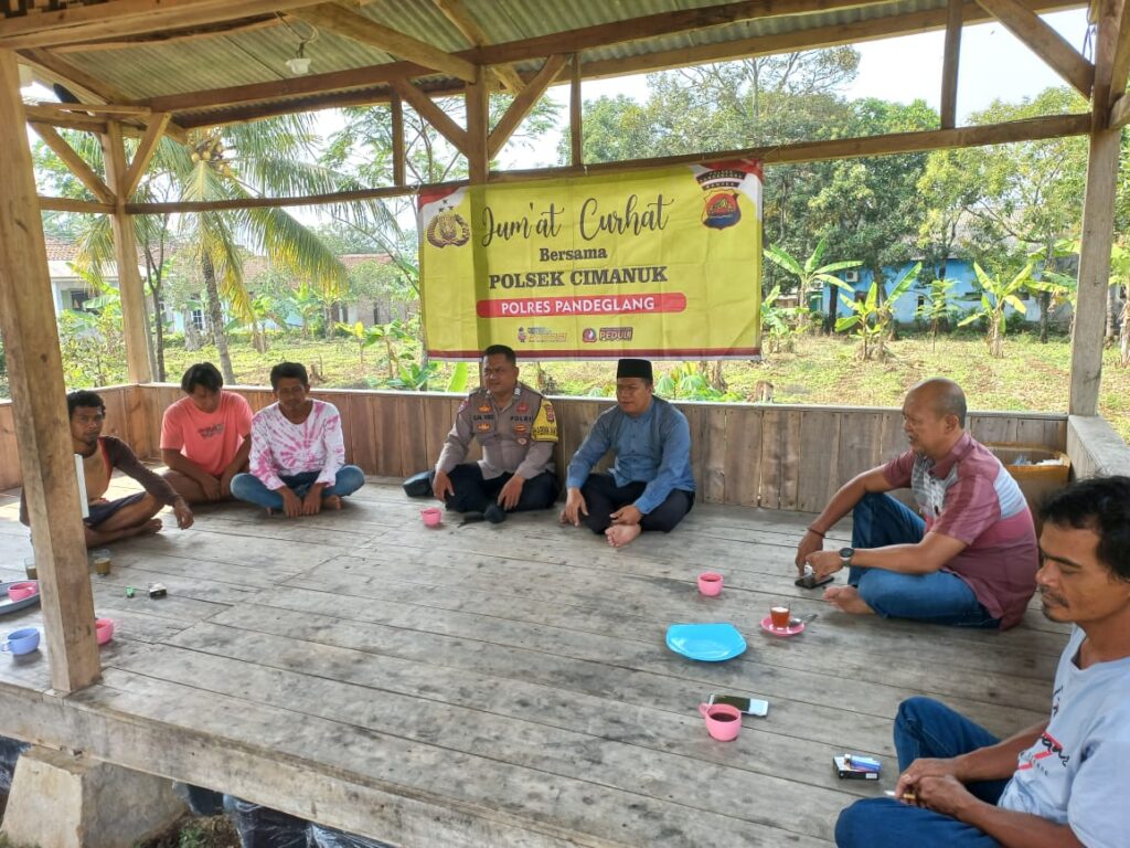 Polsek Cimanuk Gelar Jumat Curhat, Masyarakat Apresiasi 3 WhatsApp Image 2023 10 27 at 14.22.23