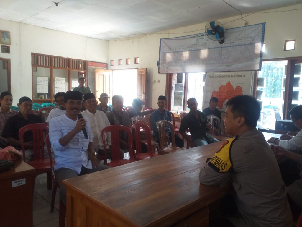 Polsek Menes Gelar Kegiatan Jumat Curhat Bersama Masyarakat Desa Purwaraja 8 WhatsApp Image 2023 10 27 at 14.55.40