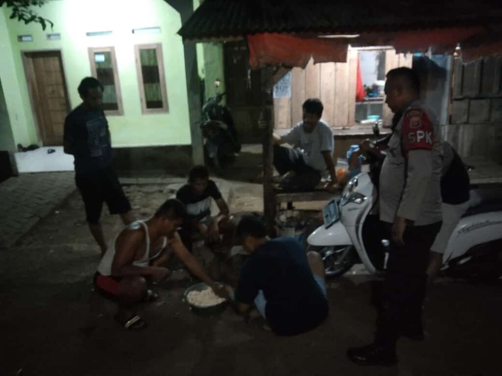 Patroli Polsek Menes untuk Mengantisipasi Aksi Balapan Liar di Jalan Raya Saketi - Labuan 3 WhatsApp Image 2023 11 03 at 09.40.07