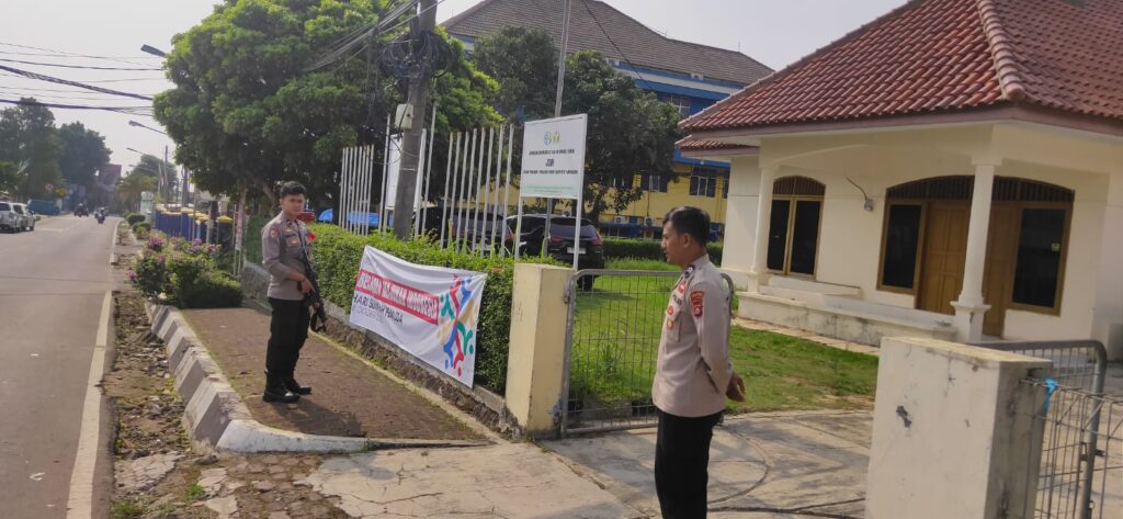Personil Polres Pandeglang Patroli dan Amankan Kantor Bawaslu 6 WhatsApp Image 2023 11 03 at 10.32.29