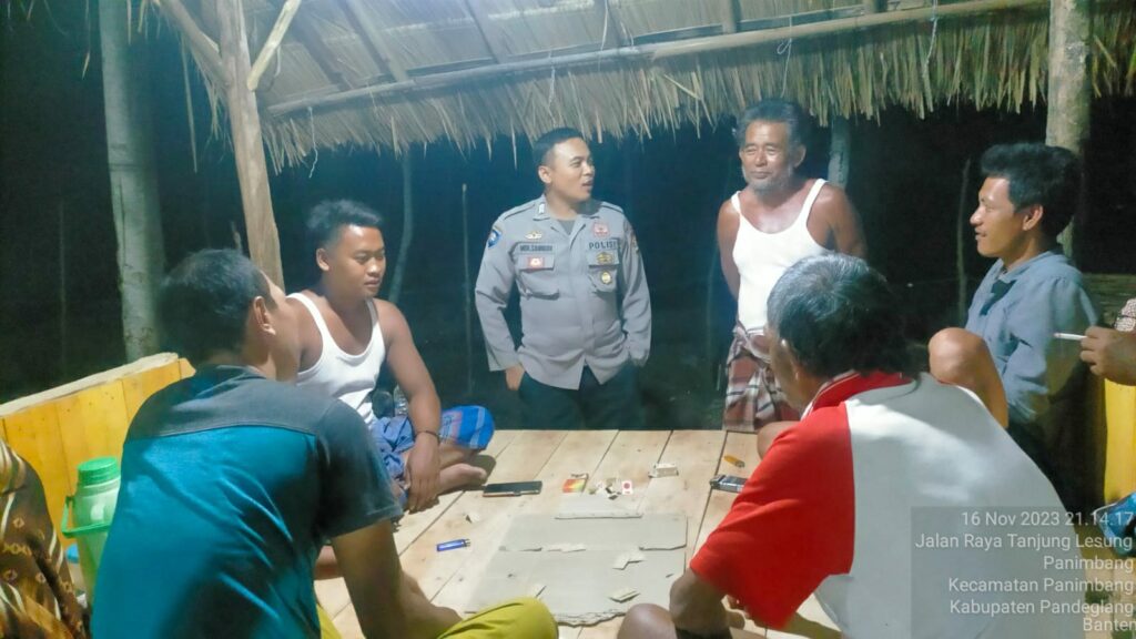 Patroli Malam, Keamanan Terjamin: Polsek Panimbang Berupaya Ciptakan Situasi Kamtibmas yang Aman 4 WhatsApp Image 2023 11 17 at 07.56.37
