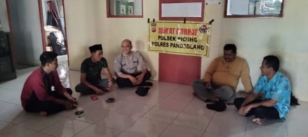 Polsek Picung Gelar Jumat Curhat Antisipasi Kelangkaan Pangan 1 WhatsApp Image 2023 11 17 at 11.34.31
