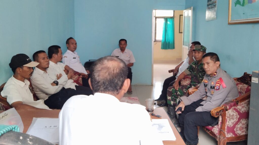 Polsek Picung Gelar Rapat Lintas Sektoral Menjelang Pemilu 2024 4 WhatsApp Image 2023 11 17 at 14.39.11