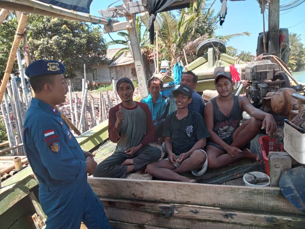 Sat Polair Polres Pandeglang Ajak Nelayan Sukseskan Pemilu 2024 7 WhatsApp Image 2023 12 16 at 17.23.55