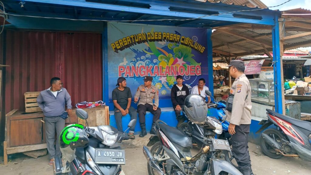 Patroli Dialogis Polsek Cibaliung Polres Pandeglang: Ajak Ojek Pangkalan Peduli Kamtibmas Jelang Pemilu 2024 1 WhatsApp Image 2023 12 17 at 13.44.56