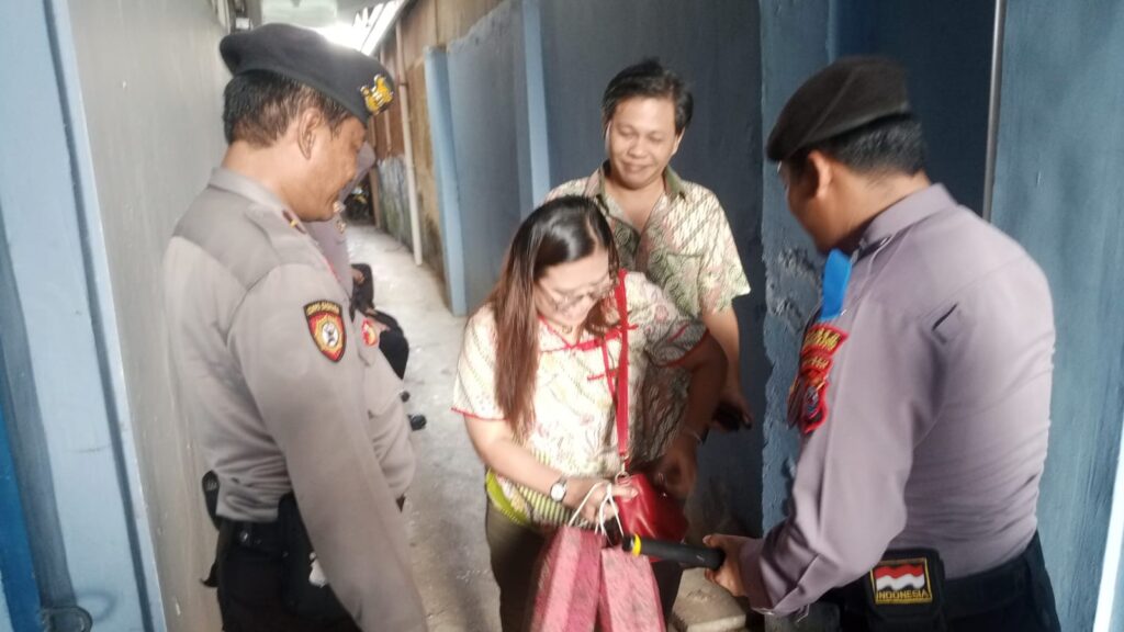 Polres Pandeglang Memastikan Keamanan Ibadah Malam Natal 7 WhatsApp Image 2023 12 24 at 16.02.59