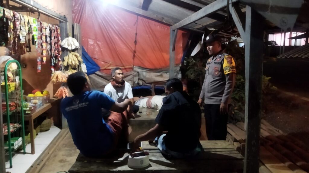 Patroli Dialogis Polsek Cimanggu, Upaya Kepolisian Cegah Gangguan Kamtibmas 5 WhatsApp Image 2023 12 25 at 03.43.54