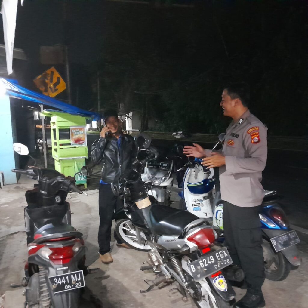 Polsek Cimanuk Polres Pandeglang Berupaya Cegah Balapan Liar di Jalan Raya Cipeucang-Cimanuk 8 WhatsApp Image 2024 05 10 at 02.17.30