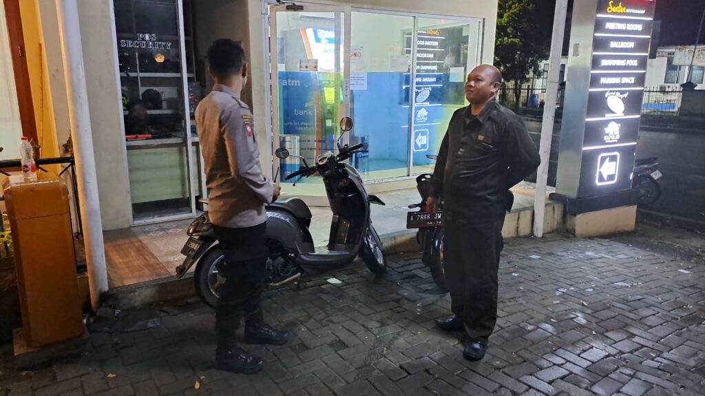 Polsek Cadasari Intensifkan Patroli di Sekitar Area ATM untuk Meningkatkan Keamanan Masyarakat 9 WhatsApp Image 2024 05 12 at 07.54.48