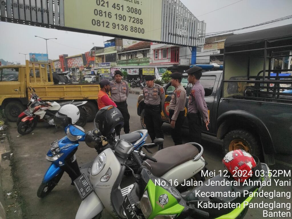 Polres Pandeglang Ingatkan Juru Parkir untuk Waspada Terhadap Aksi Pencurian Kendaraan Bermotor (Curanmor) 6 WhatsApp Image 2024 05 12 at 18.55.13
