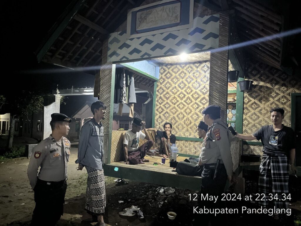 Sat Samapta Polres Pandeglang Gelar Patroli Malam Dialogis 5 WhatsApp Image 2024 05 13 at 01.33.45