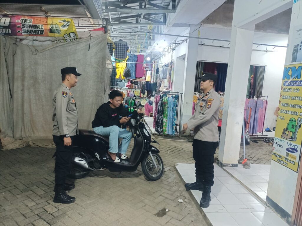 Patroli Malam Polsek Cikeusik Jaga Kamtibmas Wilayah Hukum 6 WhatsApp Image 2024 05 24 at 23.17.51