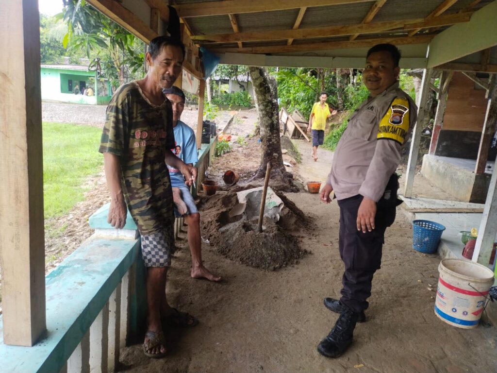 Sambang, Cara Bhabinkamtibmas Polsek Saketi untuk Menciptakan Kamtibmas yang Kondusif 10 WhatsApp Image 2024 05 24 at 23.30.47