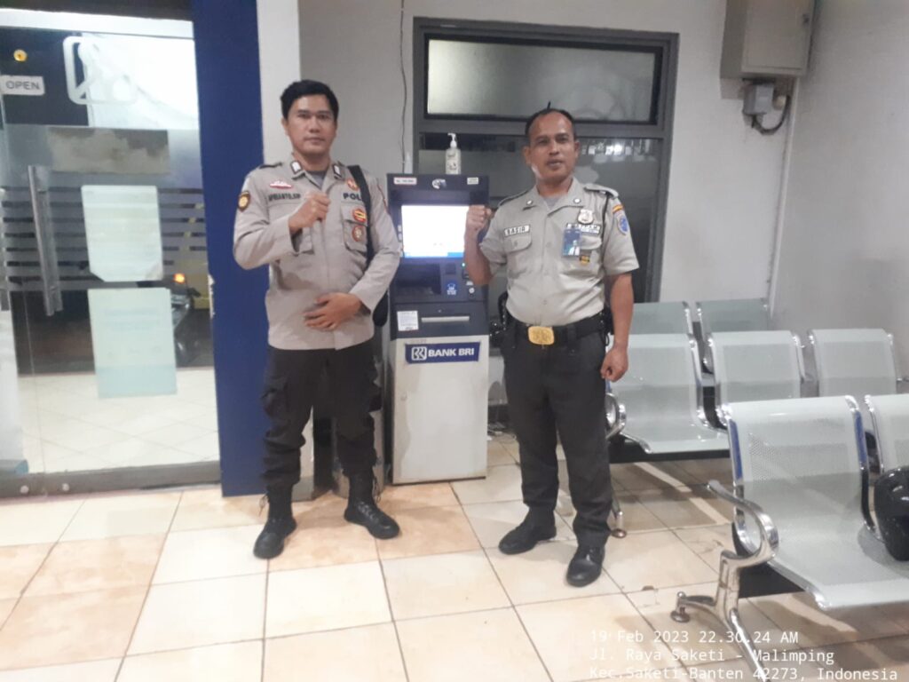 Polsek Saketi Gelar Patroli Malam Sambangi Obyek Vital pada Akhir Pekan 1 WhatsApp Image 2024 05 25 at 22.09.04