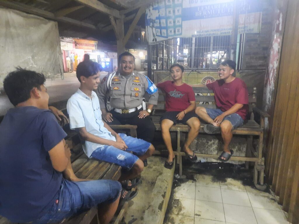 Kanit Provos Polsek Picung Edukasi Bahaya Narkoba Kepada Pemuda 7 WhatsApp Image 2024 05 27 at 08.15.56