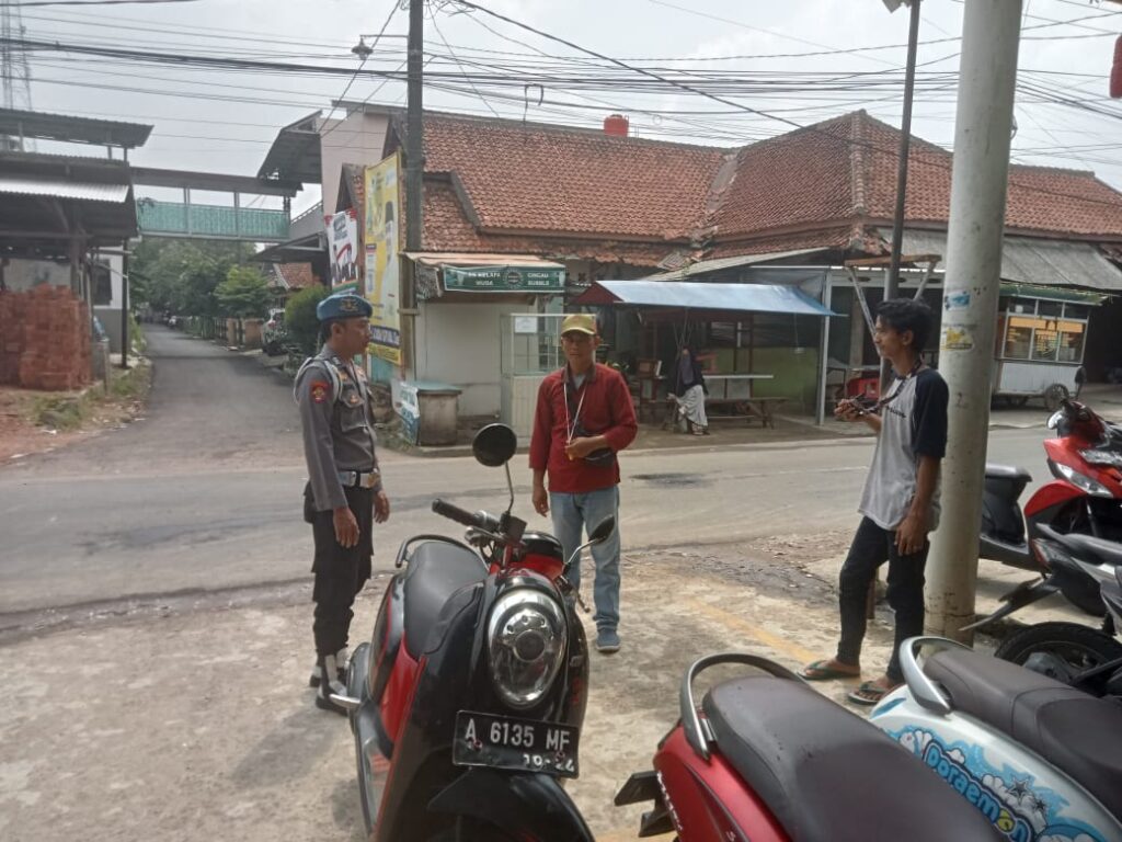 Jaga Kondusifitas, Polsek Jiput Laksanakan Patroli KRYD Sampaikan Pesan Kamtibmas 8 WhatsApp Image 2024 05 28 at 20.53.59