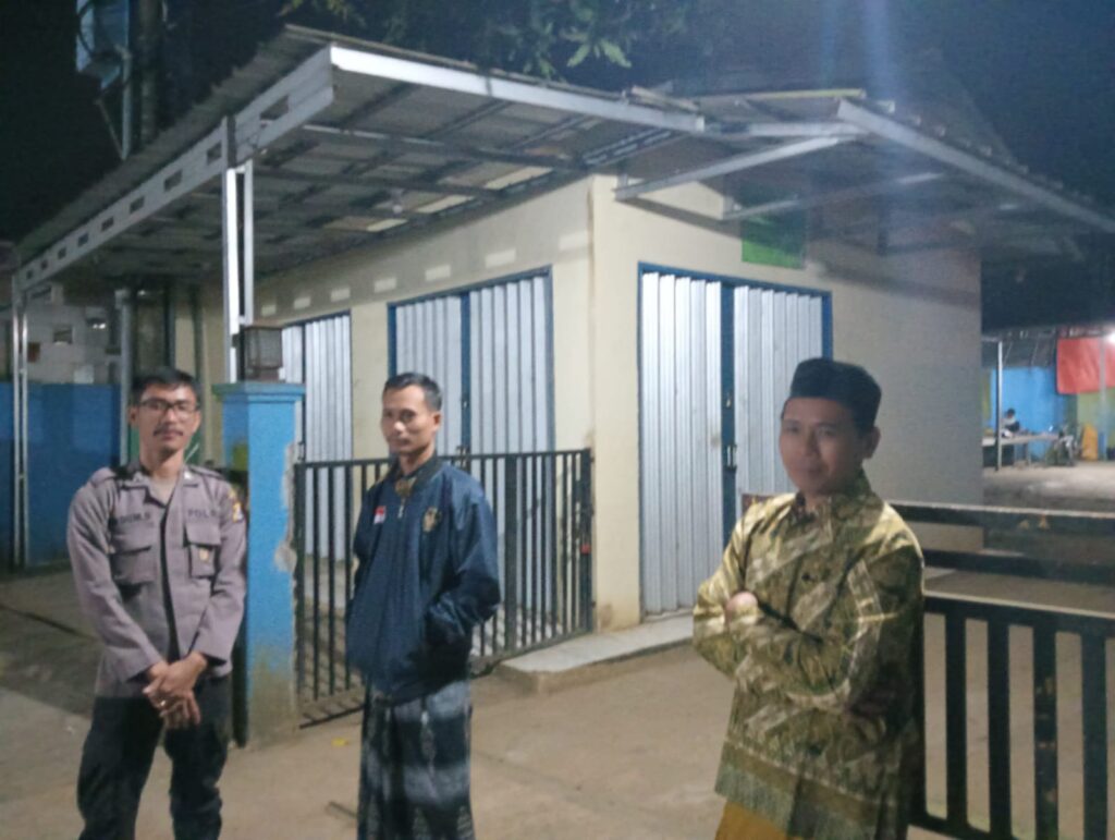 Piket SPKT Polsek Mandalawangi Laksanakan Patroli dan Sambang, Jalin Komunikasi Upaya Cegah 3C 9 WhatsApp Image 2024 05 28 at 21.25.27