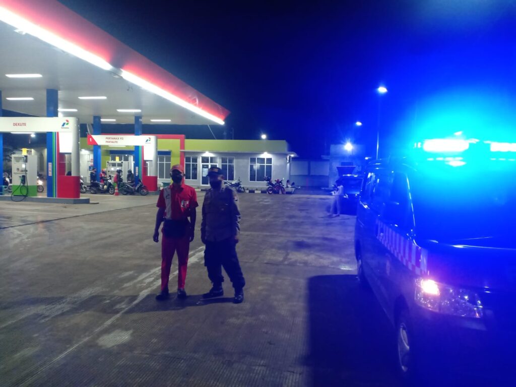 Polsek Mandalawangi Gelar Patroli Mobile dan Sambang untuk Cegah Gangguan Kamtibmas dan 3C 9 WhatsApp Image 2024 06 10 at 22.28.57