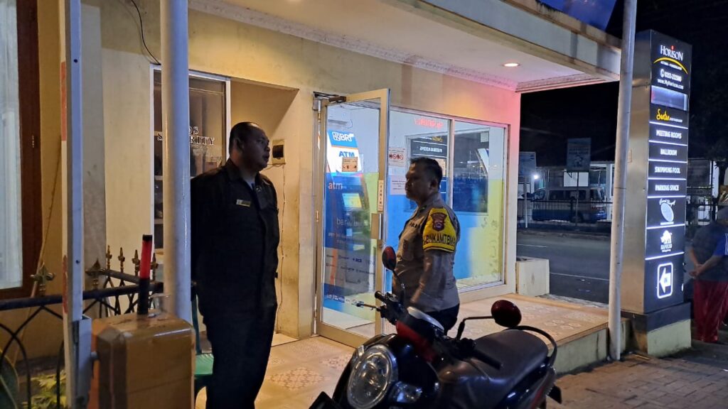 Polsek Cadasari Tingkatkan Patroli Rutin di ATM pada Malam Hari 7 WhatsApp Image 2024 06 18 at 08.05.56