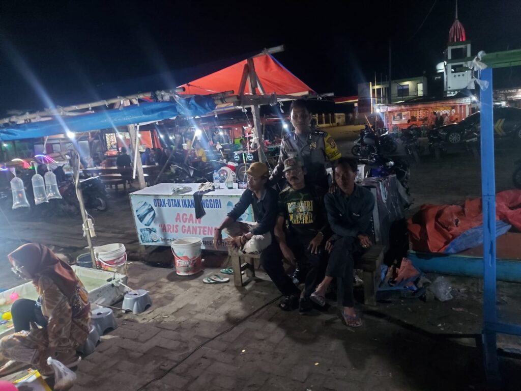 Bhabinkamtibmas Polsek Labuan Sambangi Warga, Jalin Silaturahmi dan Ciptakan Kamtibmas Kondusif 4 WhatsApp Image 2024 06 20 at 05.04.34