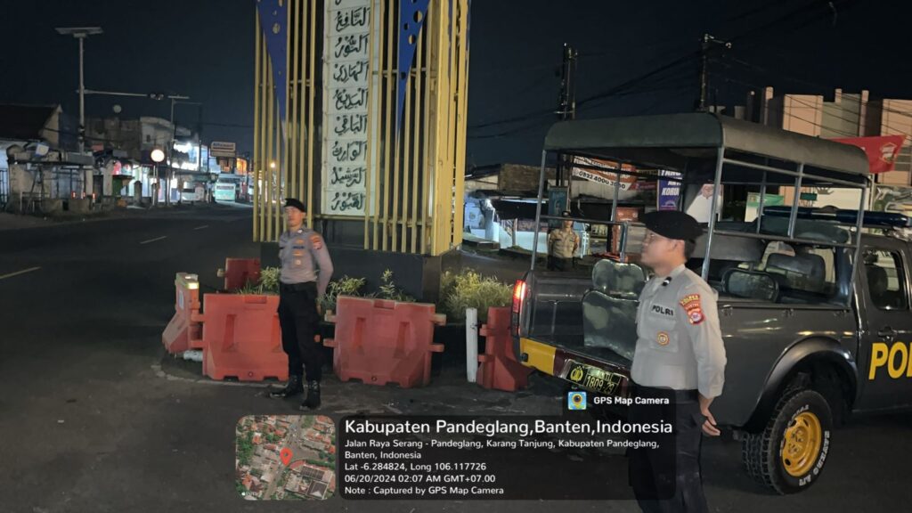 Sat Samapta Polres Pandeglang Laksanakan Strong Point Malam di Pertigaan Cigadung 1 WhatsApp Image 2024 06 20 at 05.51.25