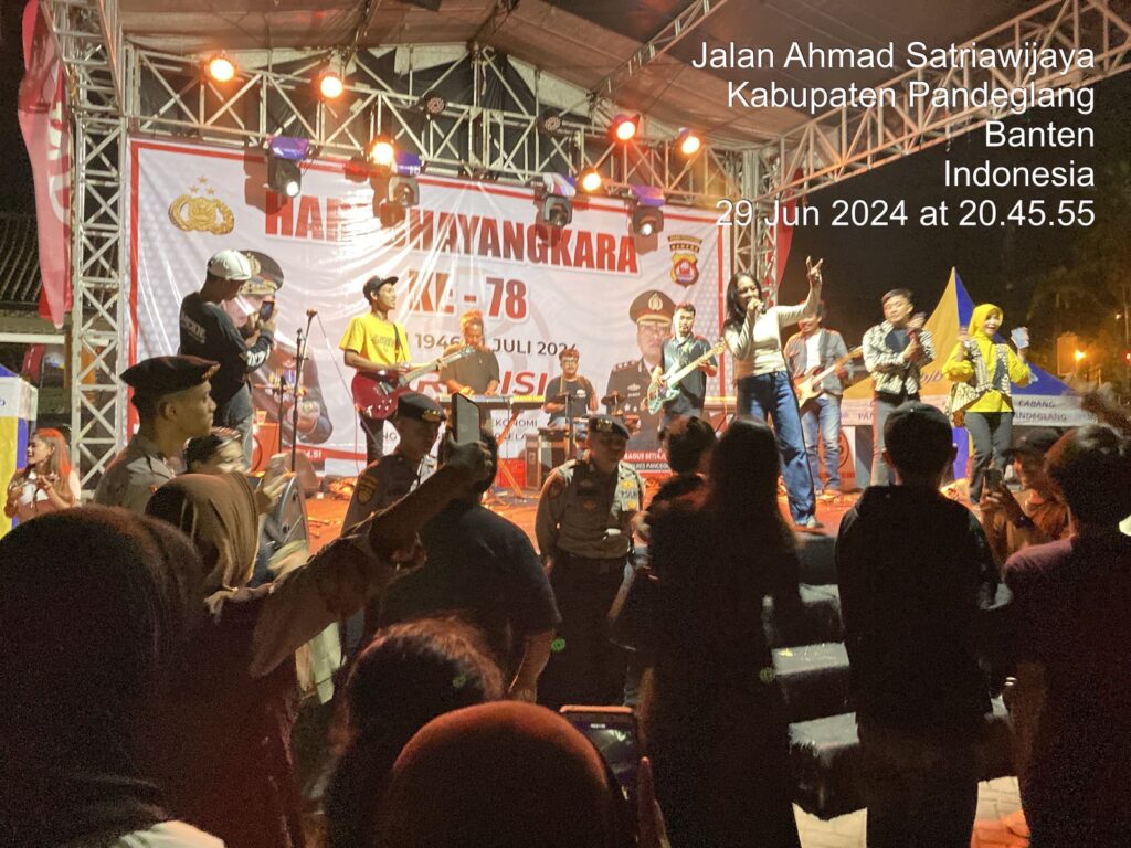 Sat Samapta Polres Pandeglang Amankan Kegiatan Pentas Perayaan HUT Bhayangkara ke-78 di Alun-Alun Pandeglang 5 WhatsApp Image 2024 06 30 at 05.09.53