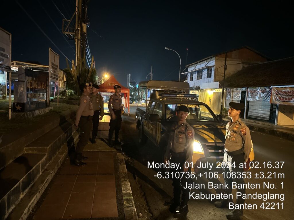 Sat Samapta Polres Pandeglang Gelar Patroli Malam Hari untuk Menjaga Kondusifitas Wilayah 3 WhatsApp Image 2024 07 01 at 05.38.54
