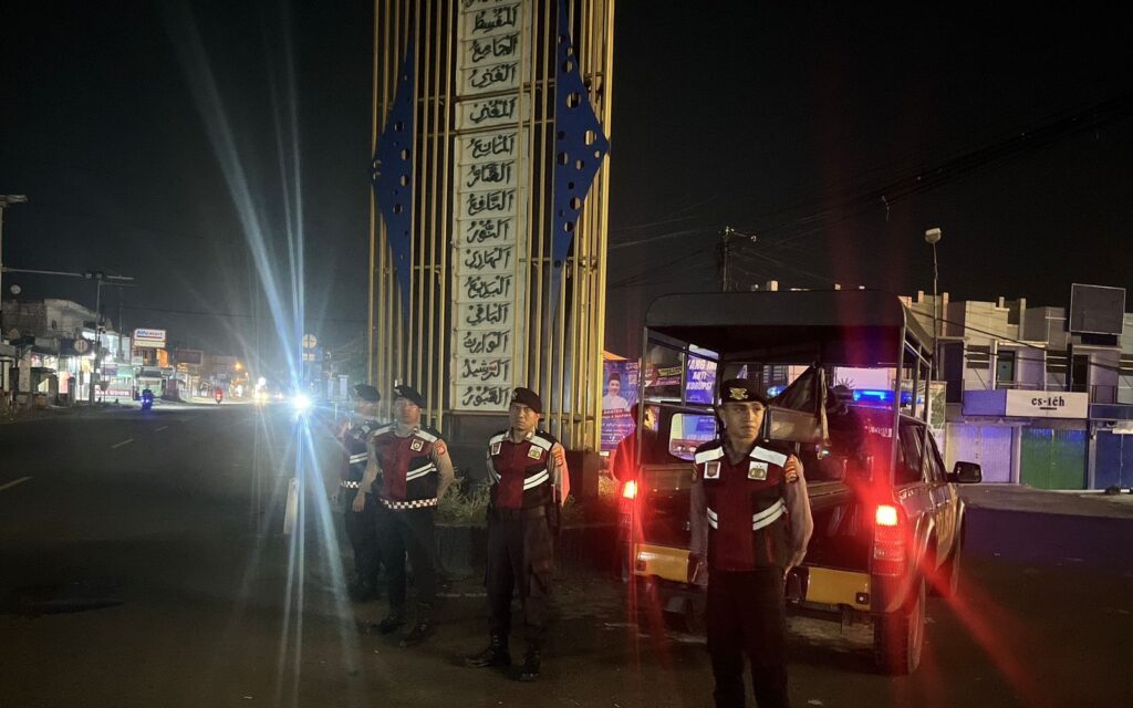 Polres Pandeglang Gelar Patroli Malam Cegah Aksi Balap Liar di Pertigaan Cigadung 2 WhatsApp Image 2024 07 21 at 02.47.36 2