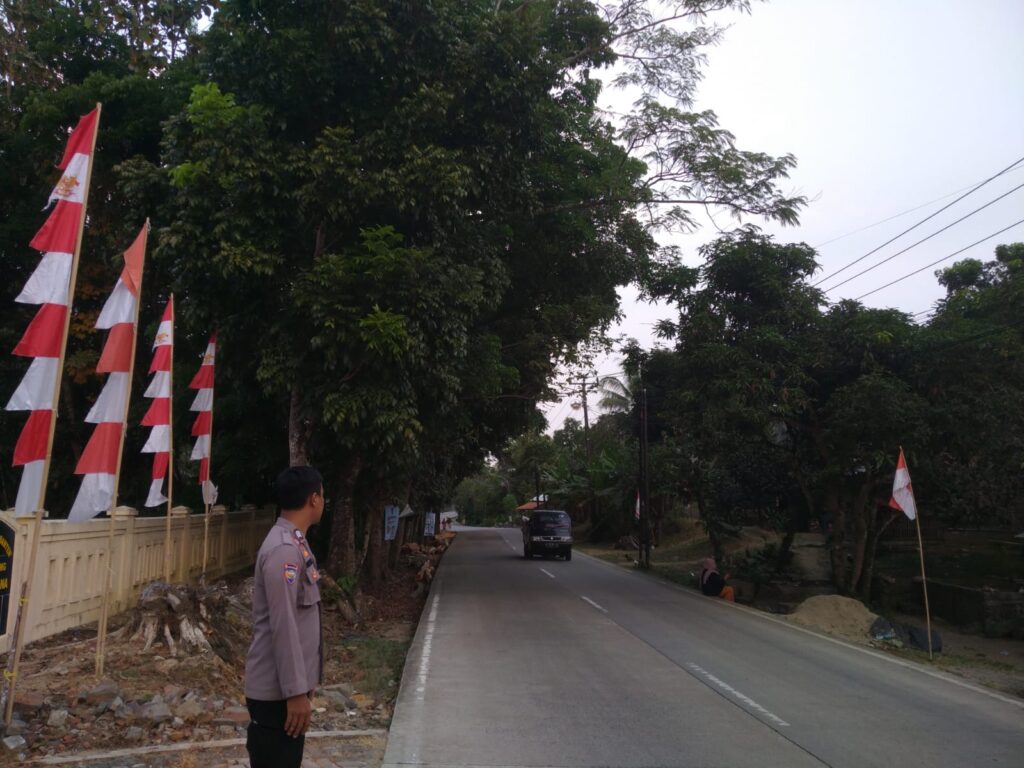 Strongpoint Sore, Upaya Anggota Polsek Angsana Cegah Laka Lantas 10 IMG 20240811 WA0026
