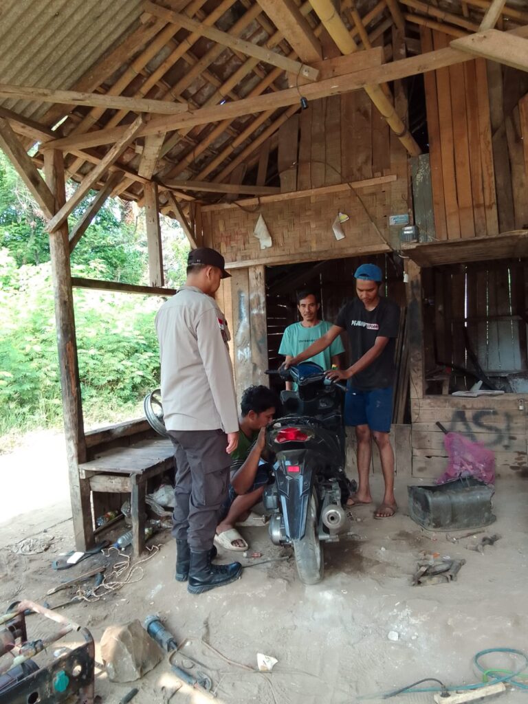 Antisipasi anggota Polsek Cikeusik Cegah gangguan Kamtibmas siang hari, Anggota jaga Polsek Cikeusik rutin laksanakan patroli 3 IMG 20240811 WA0028 1