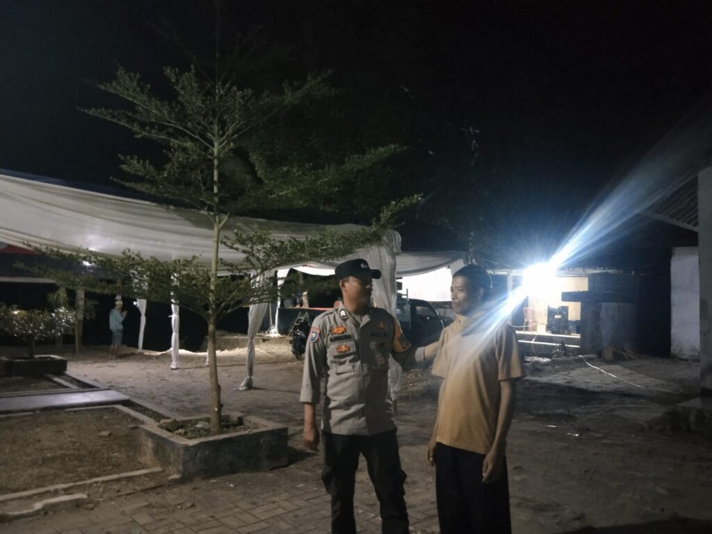 Bhabinkamtibmas Polsek Cimanggu tak bosan himbauan dan berikan pesan kamtibmas kepada binaannya 6 WhatsApp Image 2024 08 12 at 00.25.49