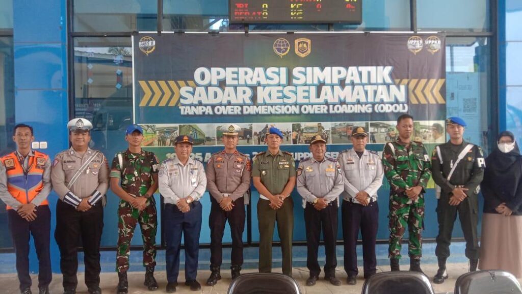 Satlantas Polres Pandeglang Gelar Operasi Simpatik "Sadar Keselamatan Tanpa Odol" Bersama Dishub Dan Kodim 0601 Pandeglang 1 WhatsApp Image 2024 08 20 at 07.27.42