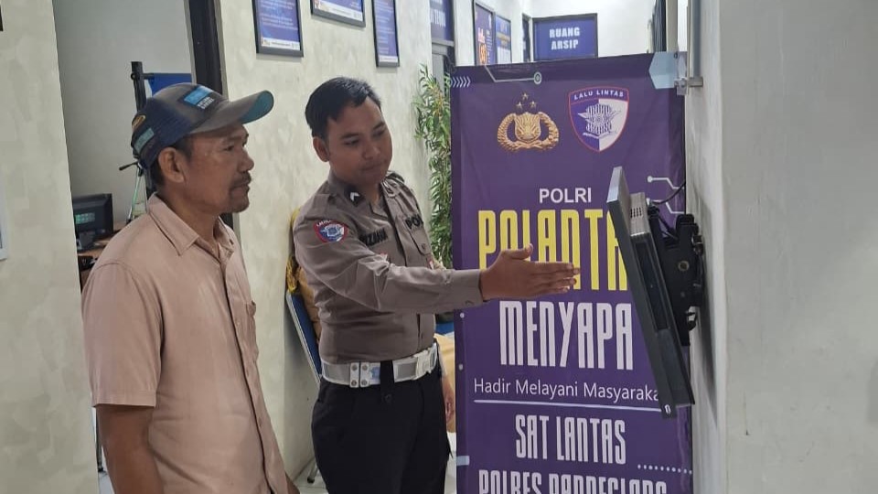 Satlantas Polres Pandeglang Gelar Pelayanan Prima “Polantas Menyapa” di Satpas Pada Bulan Ramadhan 6 WhatsApp Image 2026 02 24 at 09.25.07